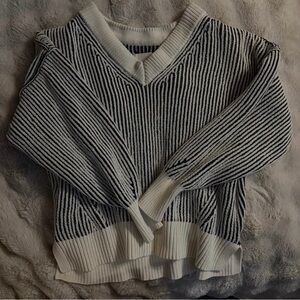 aerie Black and White Striped V-Neck Pullover Sweater